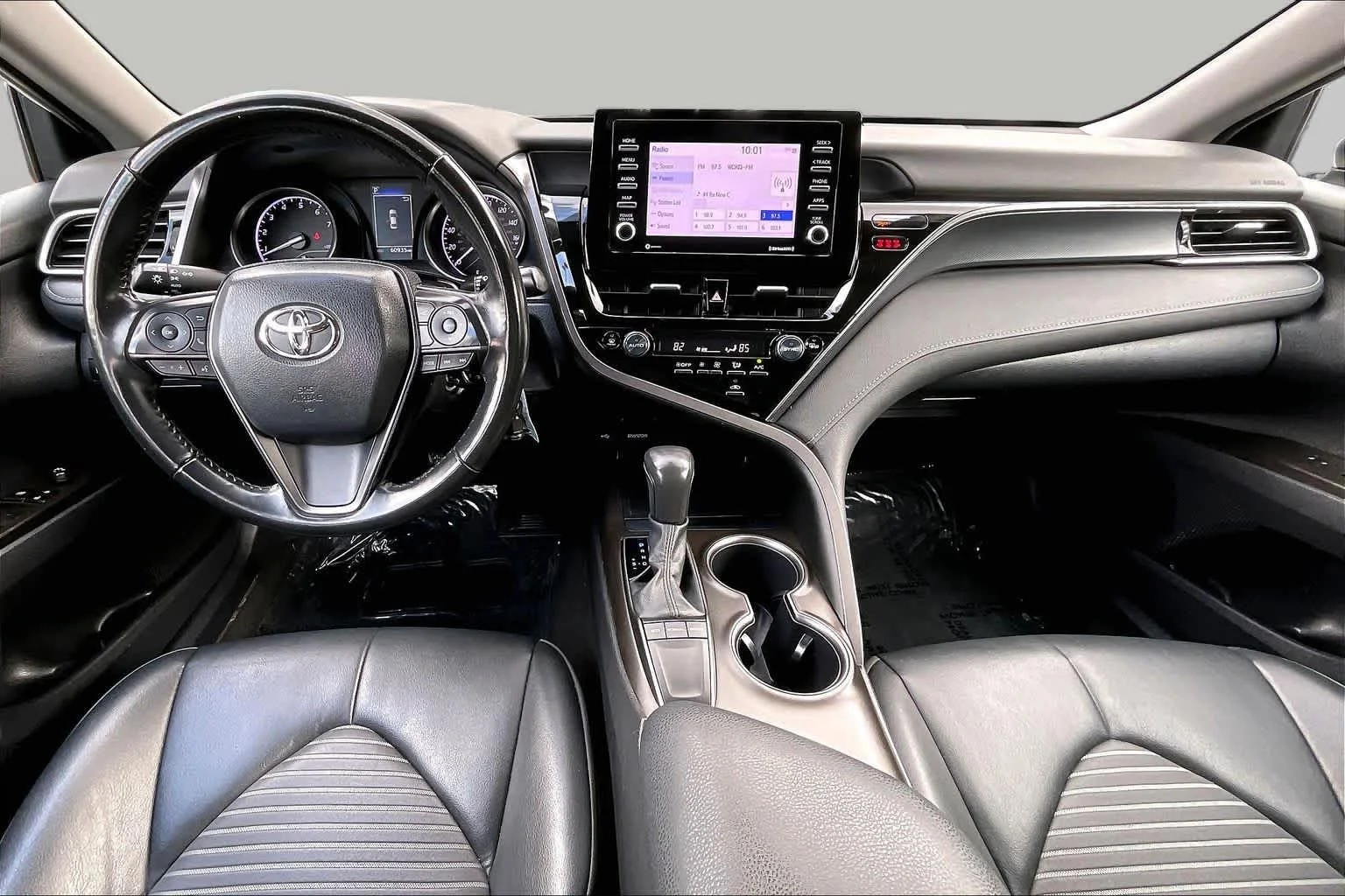Used 2024 Ice Cap Toyota SE image 15