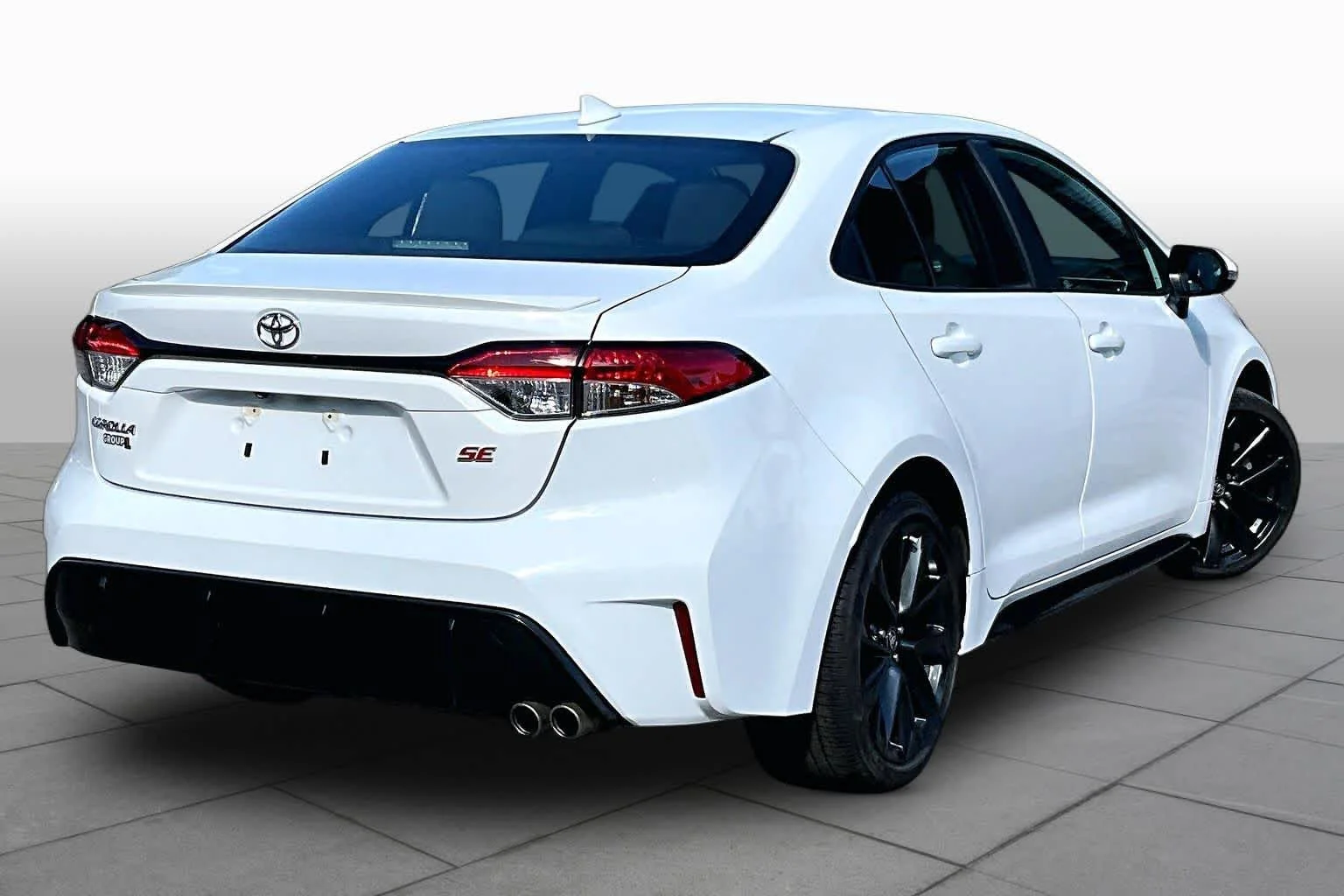 Certified Used 2024 Ice Cap Toyota SE image 13
