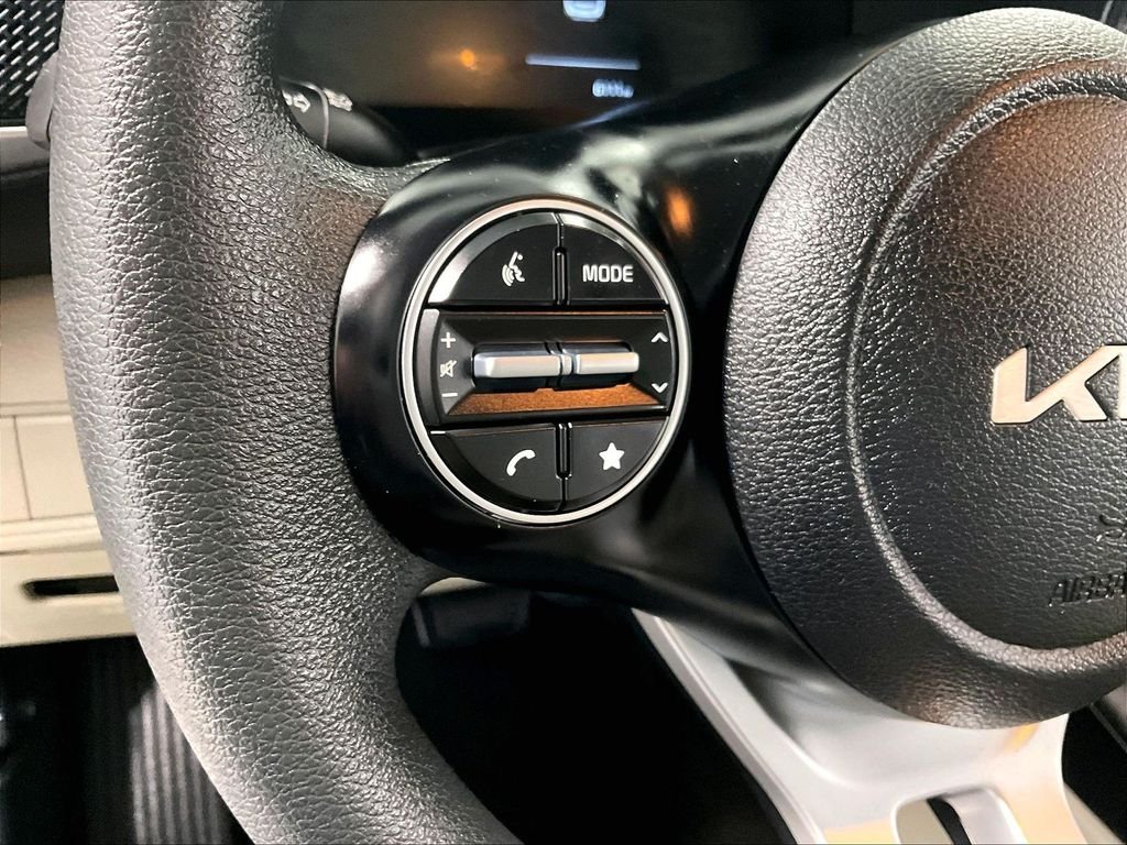 Used 2025 White Kia LX image 23