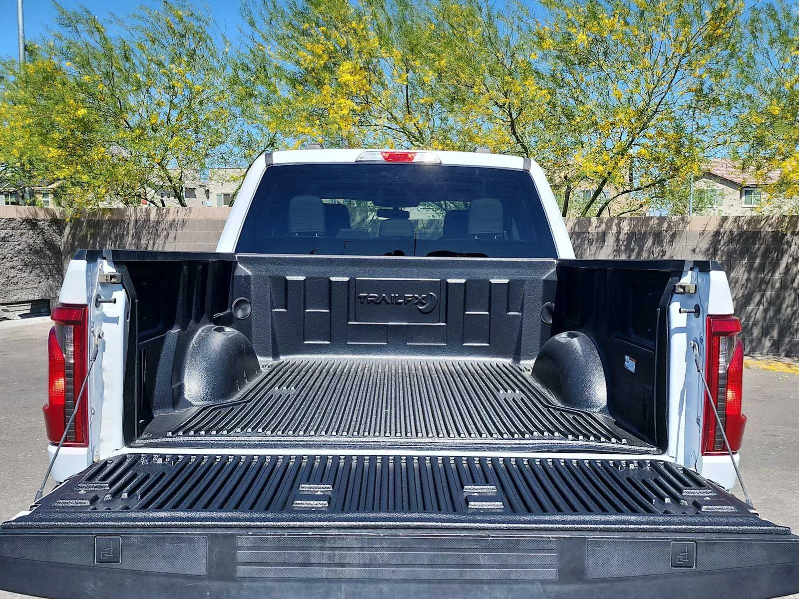 Used 2024 Oxford White Ford XLT image 23