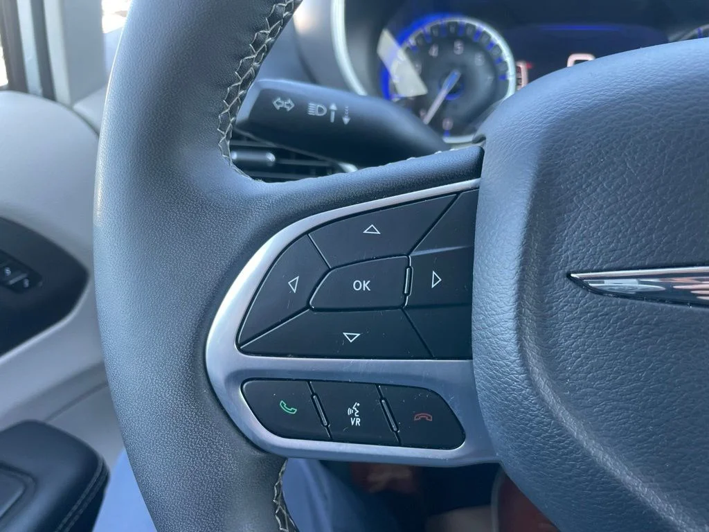 2024 Chrysler Pacifica Touring L - Photo 21