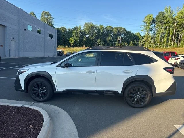 Used 2025 White Subaru Onyx Edition image 18