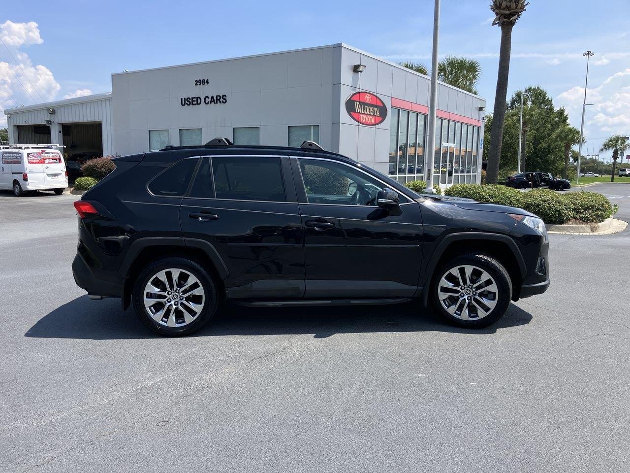 Used 2021 Black (Midnight Black Metallic) Toyota XLE Premium AWD image 6