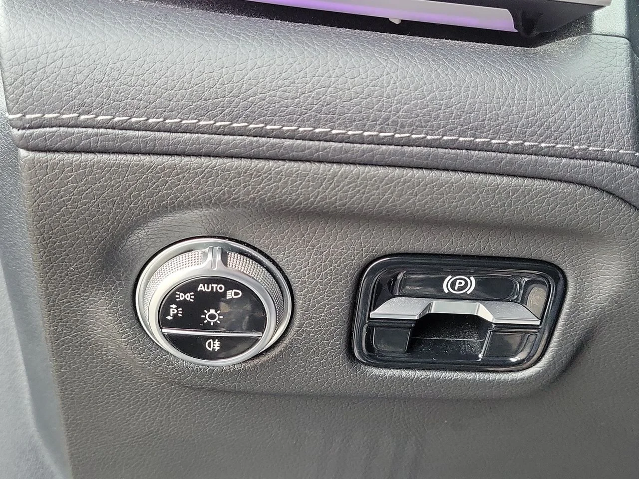Certified Used 2024 Black Mercedes-Benz 450 image 24
