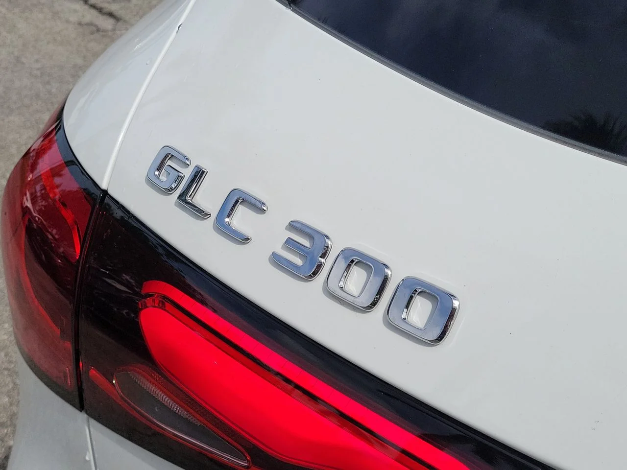 New 2027 Polar White Mercedes-Benz GLC 300 image 8