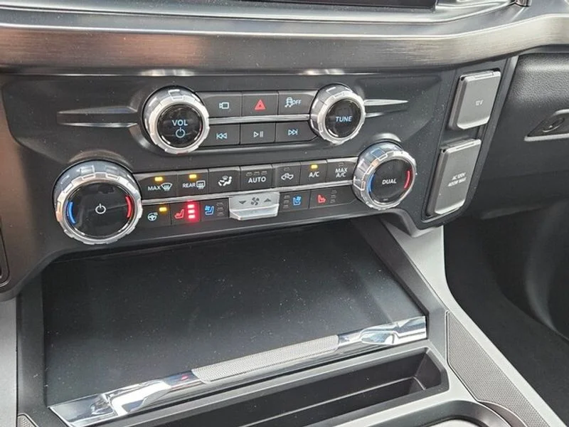 New 2026 Oxford White Ford F-350® Lariat® image 22