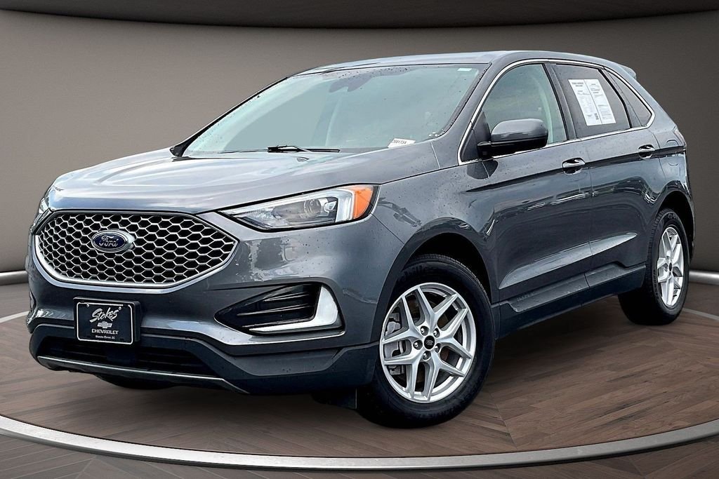 Used 2024 Gray Ford SEL image 3