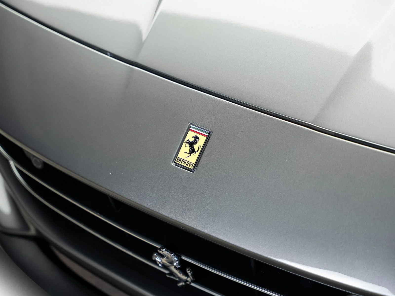 Used 2019 Gray Ferrari Base image 12
