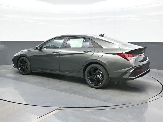 New 2026 Gray Hyundai SEL Sport Plus image 3