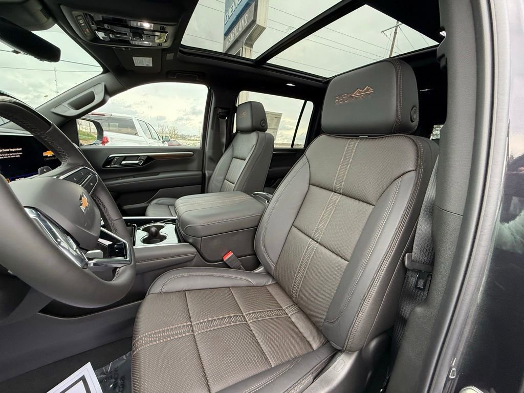 2026 Chevrolet Suburban High Country - Photo 24