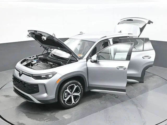 2026 Volkswagen Tiguan SE - Photo 28