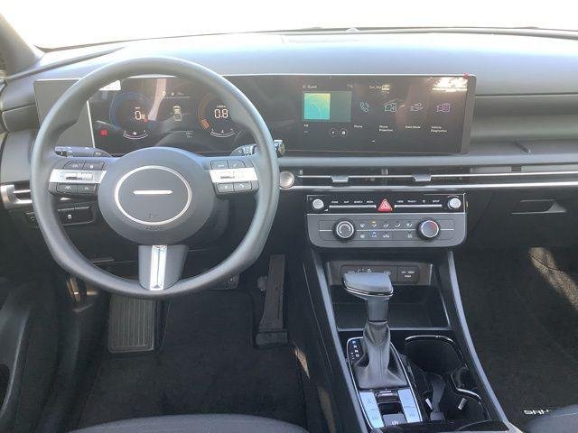 New 2026 White Hyundai SE image 12