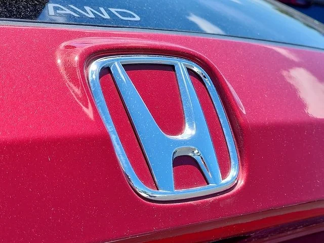 Used 2025 Radiant Red Metallic Rn Honda EX image 29