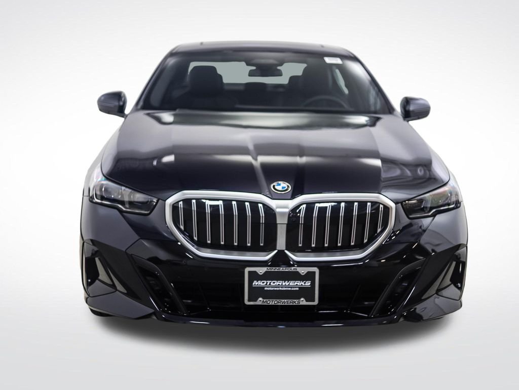 Used 2026 Carbon Black Metallic BMW 530i xDrive image 9