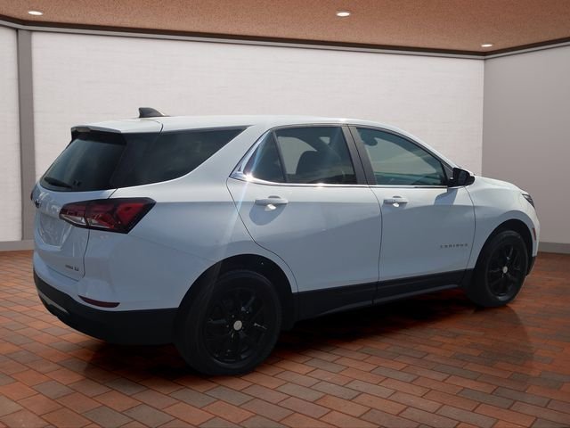 Used 2022 Summit White Chevrolet LT image 3