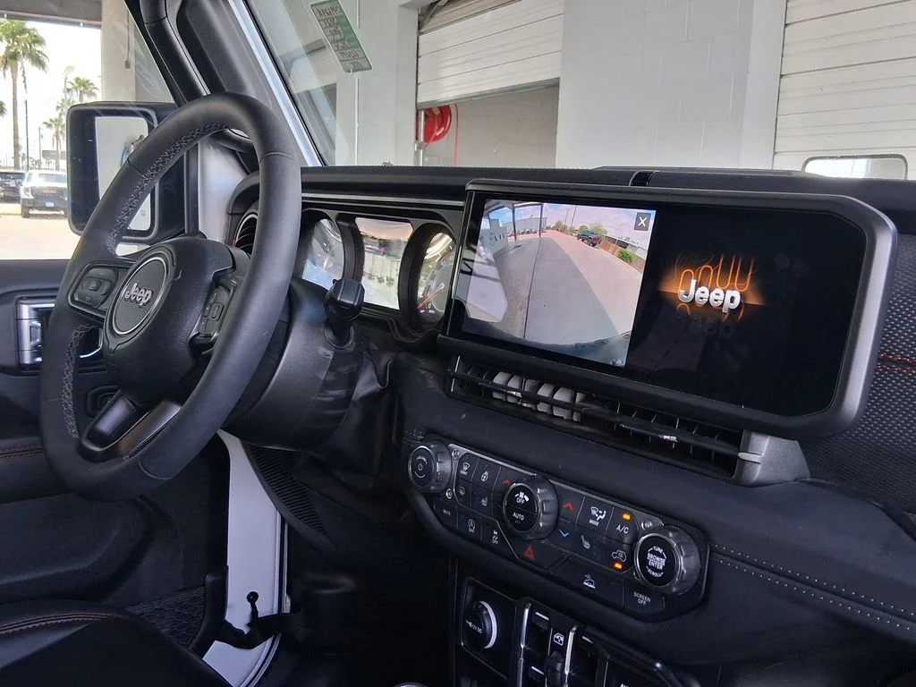 Used 2025 White Jeep Rubicon image 16