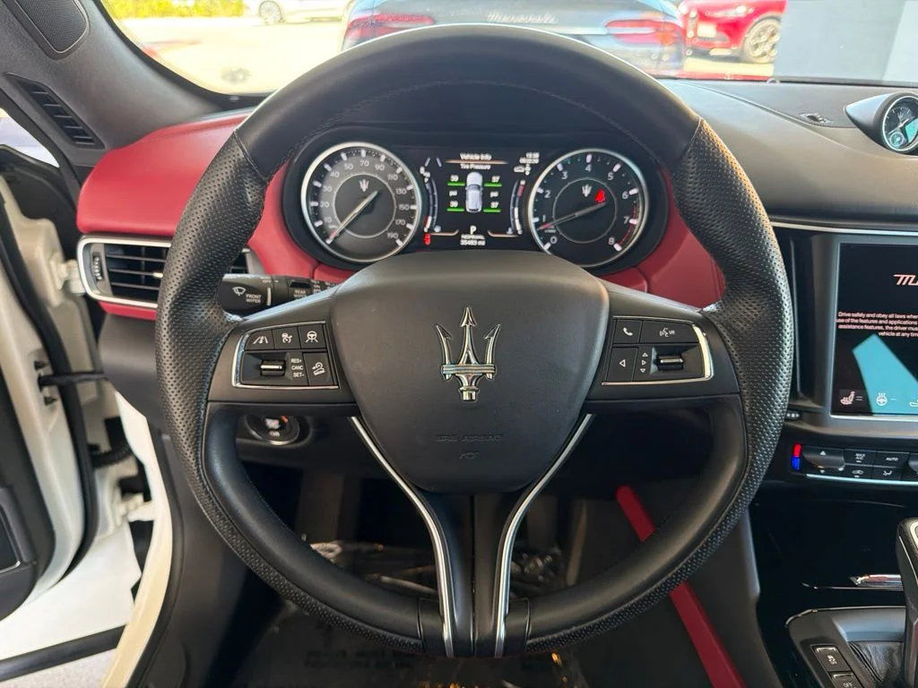 Used 2023 Bianco Maserati GT image 13