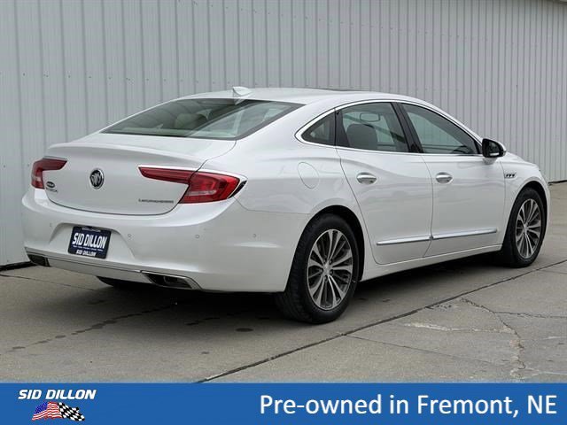 Used 2017 White Frost Tricoat Buick Premium image 4