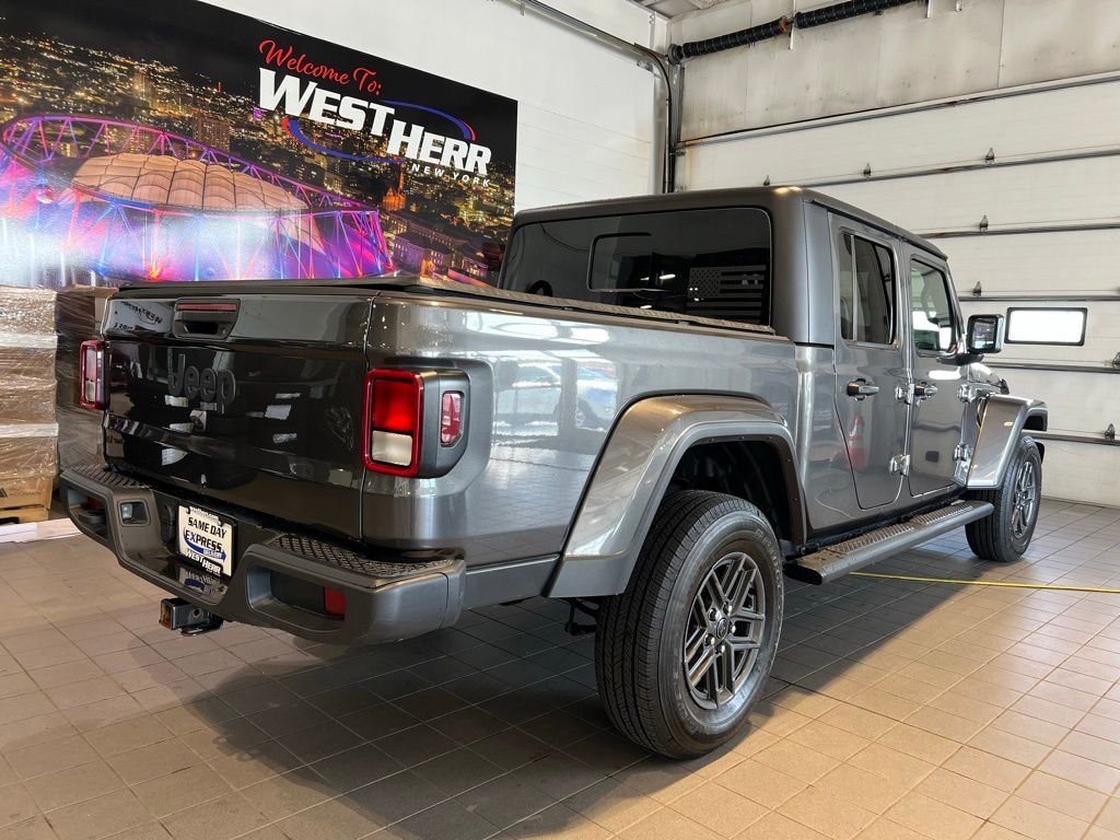 Used 2025 Granite Crystal Metallic Clear Jeep Sport S image 9
