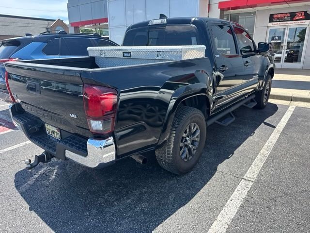 Used 2022 Black Toyota SR5 image 4