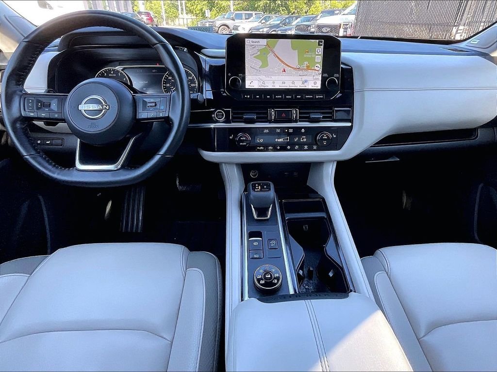 Used 2023 Super Black Nissan SL image 22