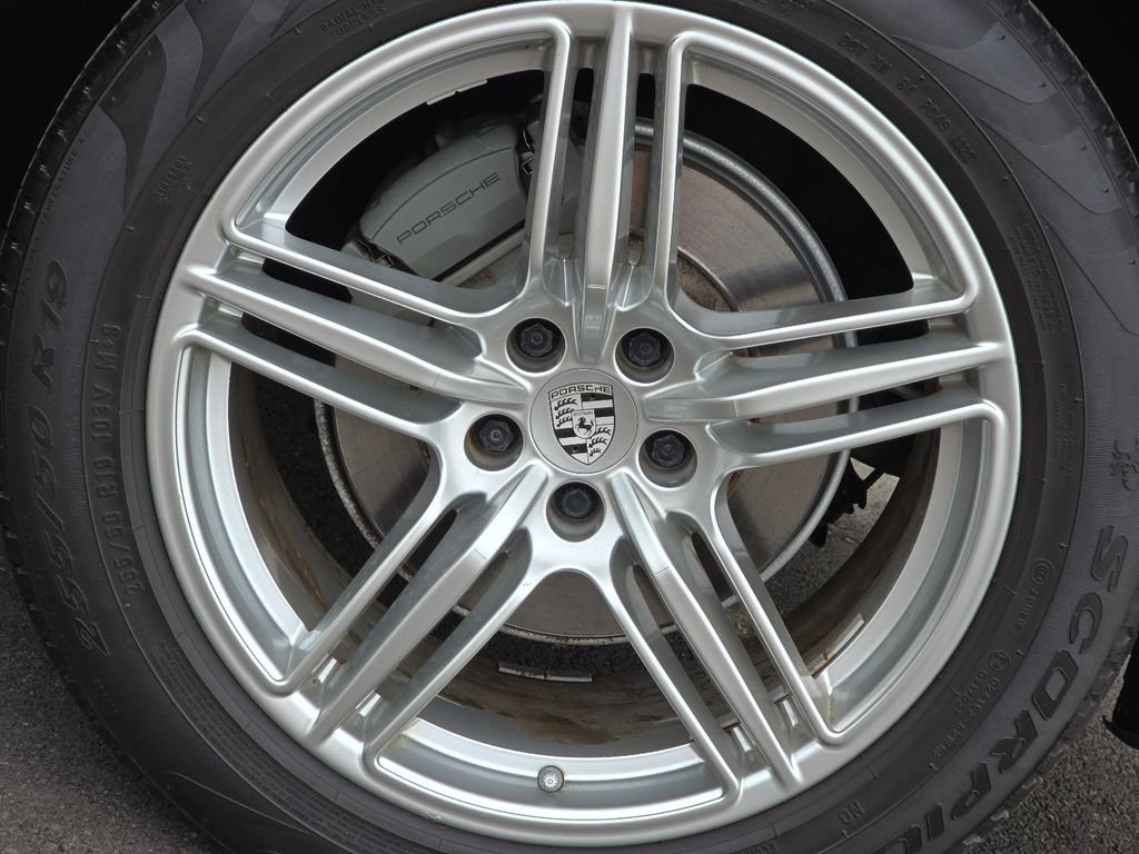 Used 2020  Porsche S image 27
