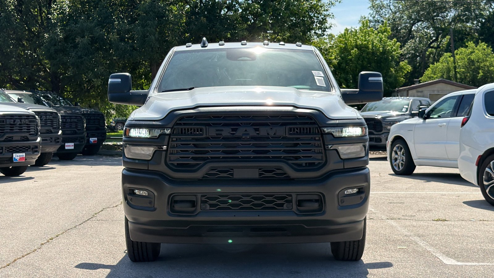 New 2026 Bright White Clear-Coat Exterior Paint RAM Tradesman image 2