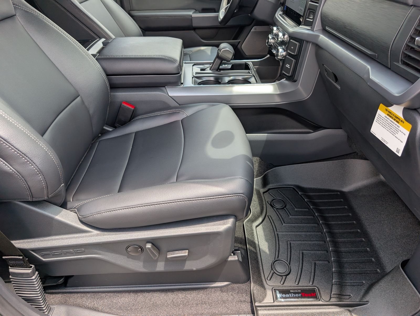 New 2026 Carbonized Gray Metallic Ford XLT image 32