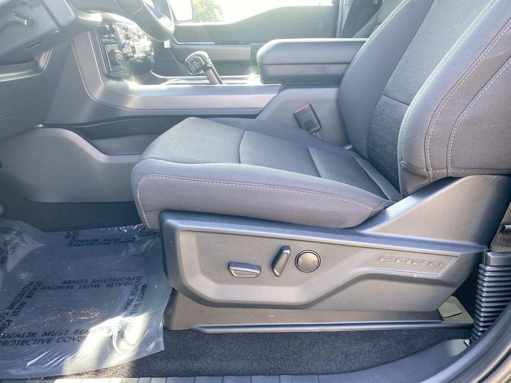 New 2026 Agate Black Metallic Ford XLT image 12
