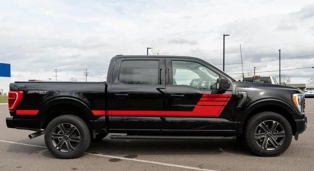 Used 2022 Black Ford XLT image 5