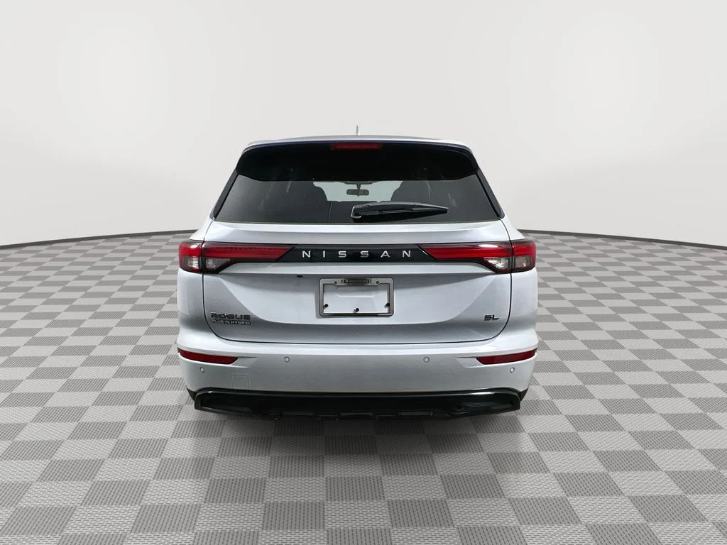 New 2026 White Nissan SL image 7