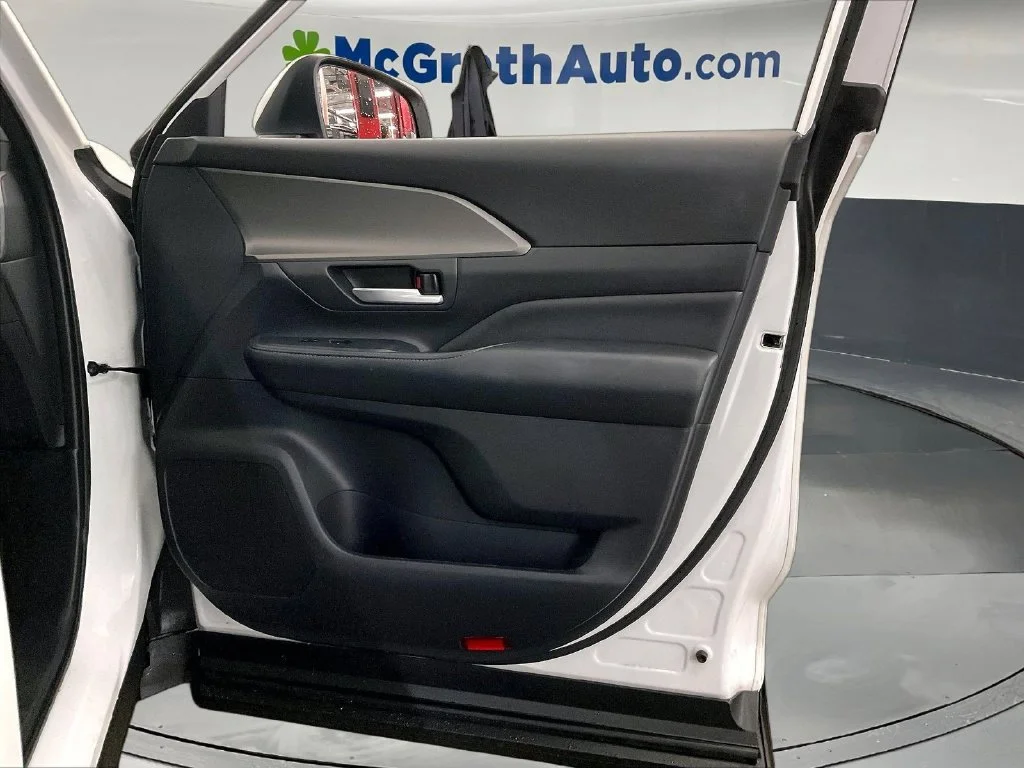Used 2025 Beige Toyota XLE image 28