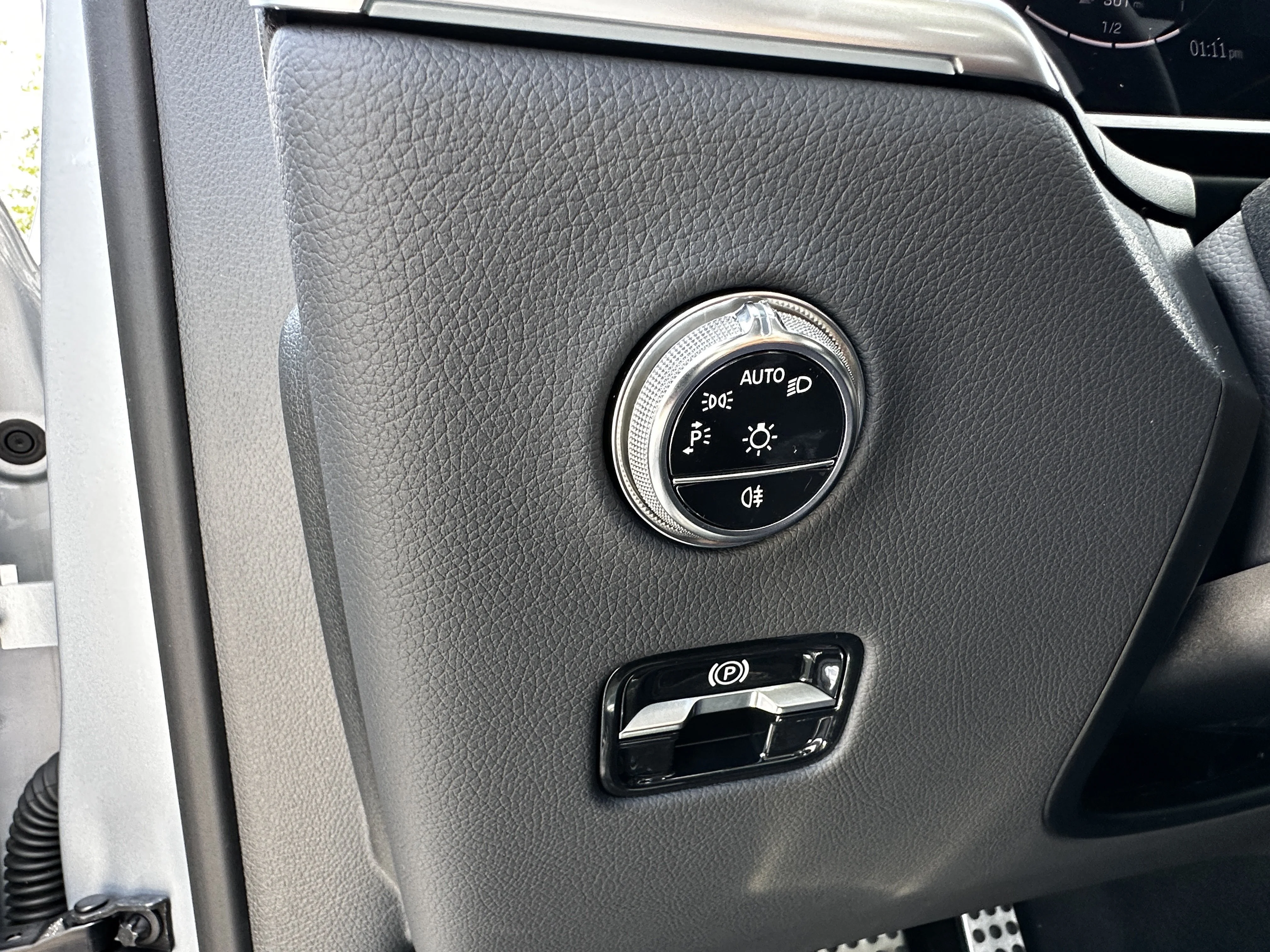 Certified Used 2025 Silver Mercedes-Benz GLC 300 image 35