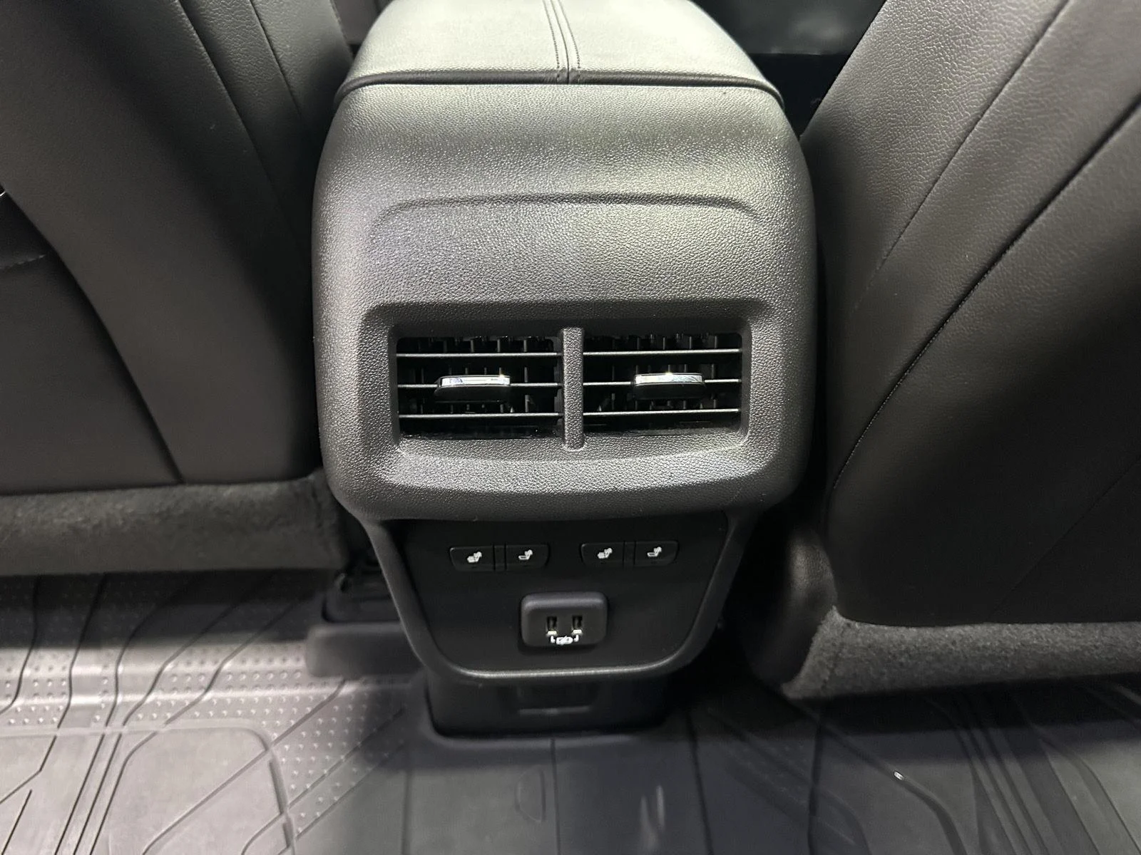 Used 2021 SUMMIT WHITE Chevrolet Premier image 19