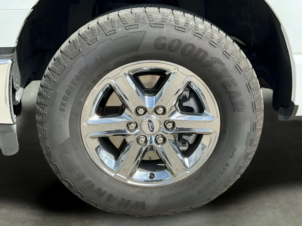 Used 2025 White Ford XLT image 24