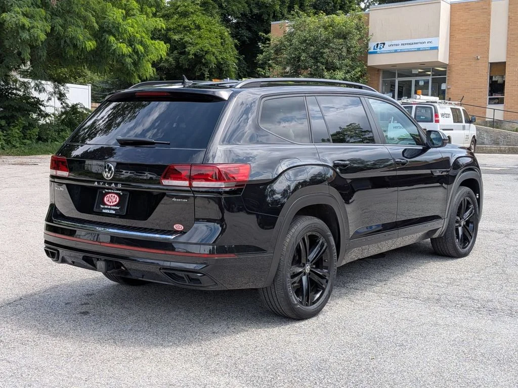 Used 2023 Black Volkswagen 3.6L V6 SEL R-Line image 4