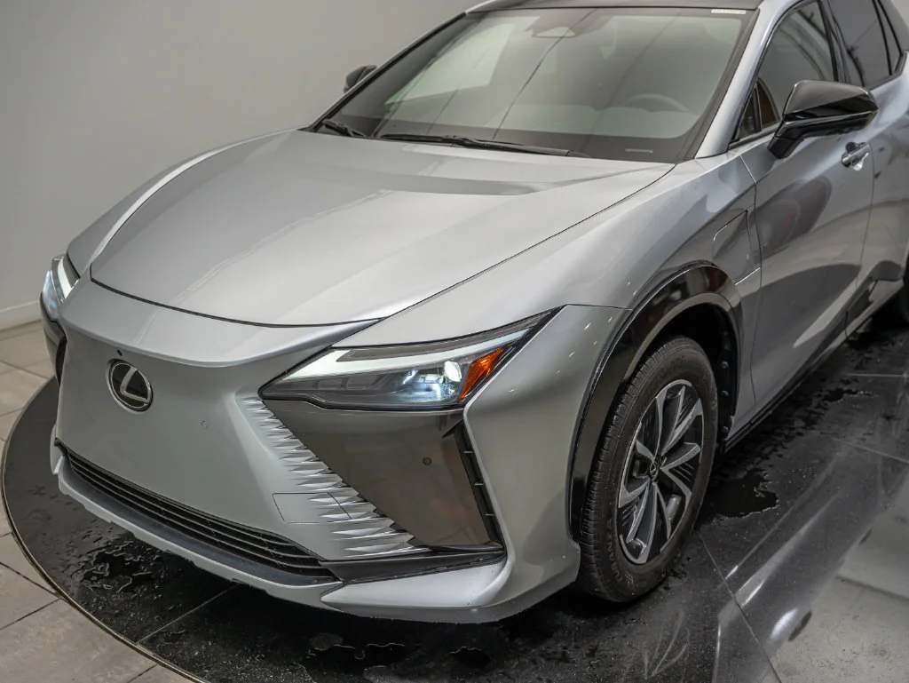 Certified Used 2024 IRIDIUM Lexus 300e Premium image 13