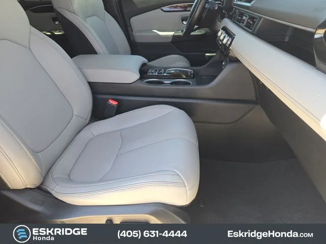 Used 2023 Platinum White Pearl Honda Touring image 14