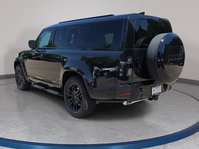 New 2026 Santorini Black Land Rover X-Dynamic SE image 7
