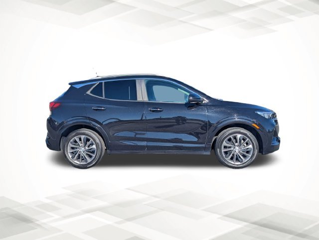 Used 2023 Black Buick Select image 3