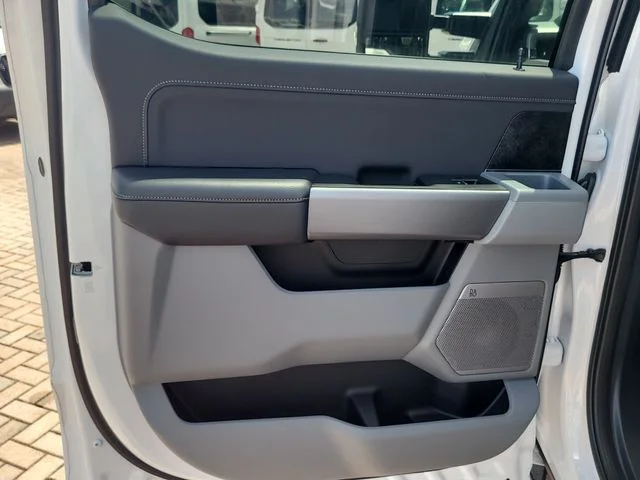 New 2026 Oxford White Ford XLT image 12