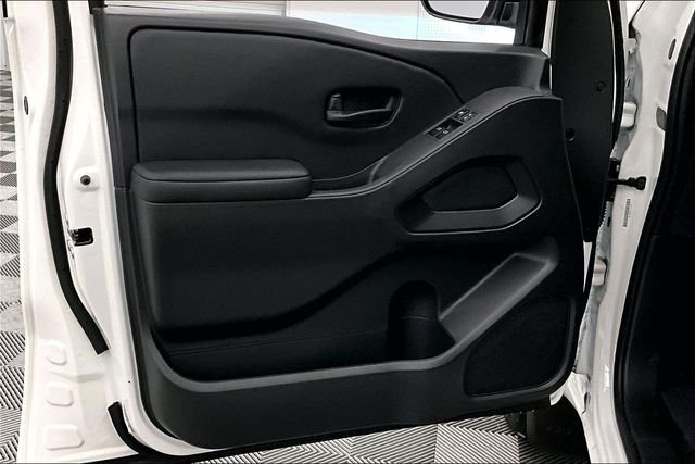 New 2026 Glacier White Nissan S image 31