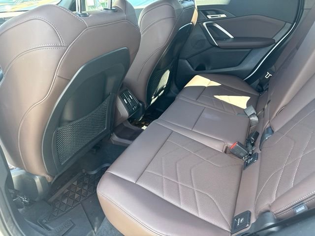 Used 2023 White BMW xDrive28i image 10