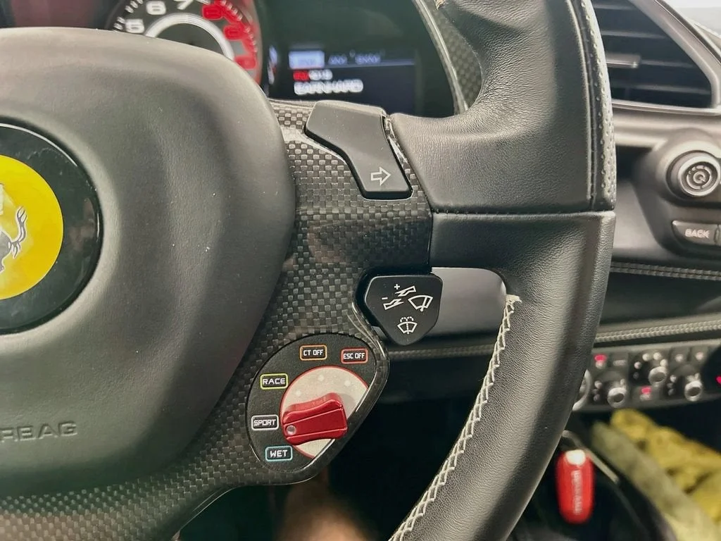 Used 2018 Bianco Avus Ferrari  image 12