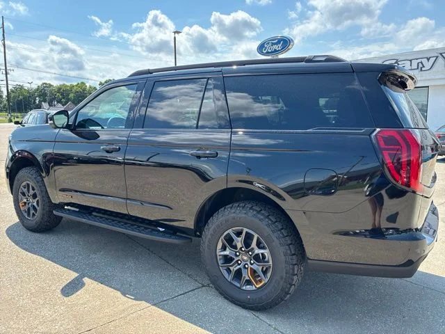 New 2026 Agate Black Metallic Ford Tremor® image 5
