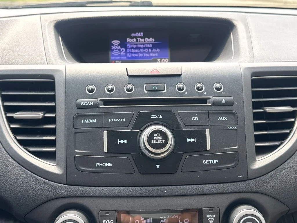 Used 2014 Twilight Blue Metallic Honda EX-L image 25