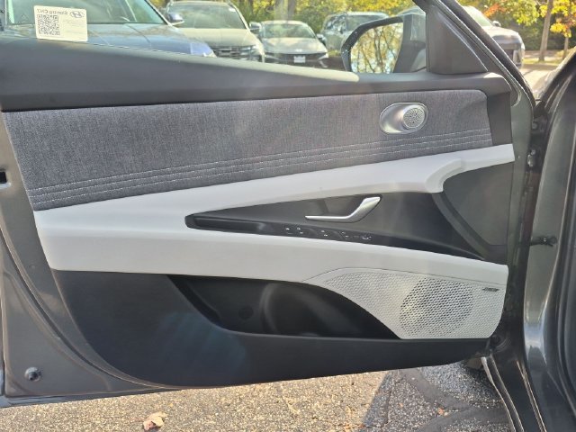 2026 Hyundai Elantra Limited - Photo 13