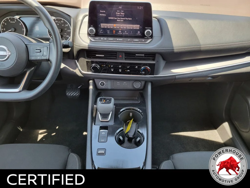 Used 2023 White Nissan S image 19