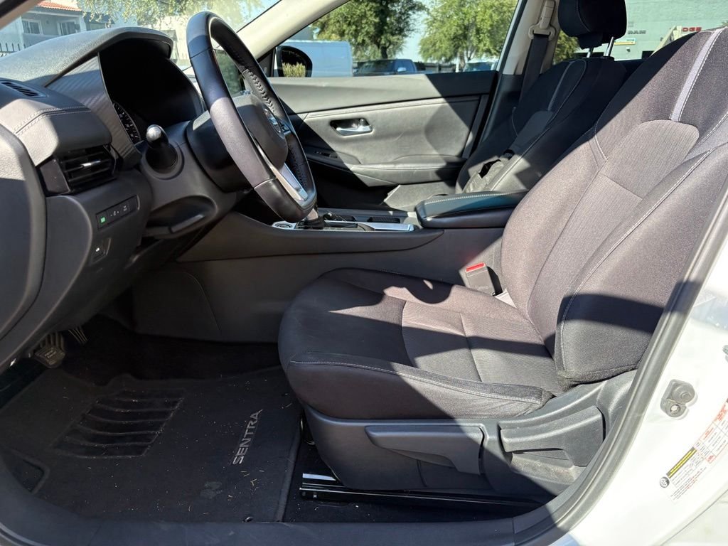 Used 2021 White Nissan SV image 9