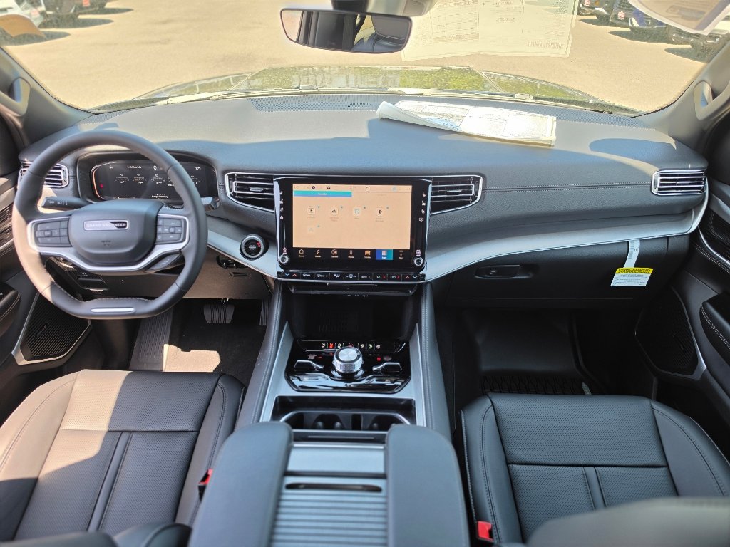 New 2026 High Gloss Black Exterior Paint Jeep Limited Altitude image 2
